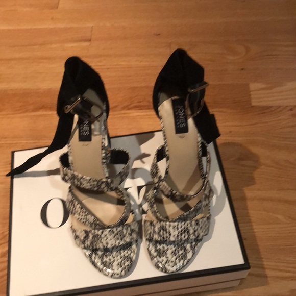 Jones New York Block Heels - Picture 3 of 4